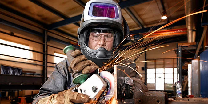 Flip-Up Grinding Visor